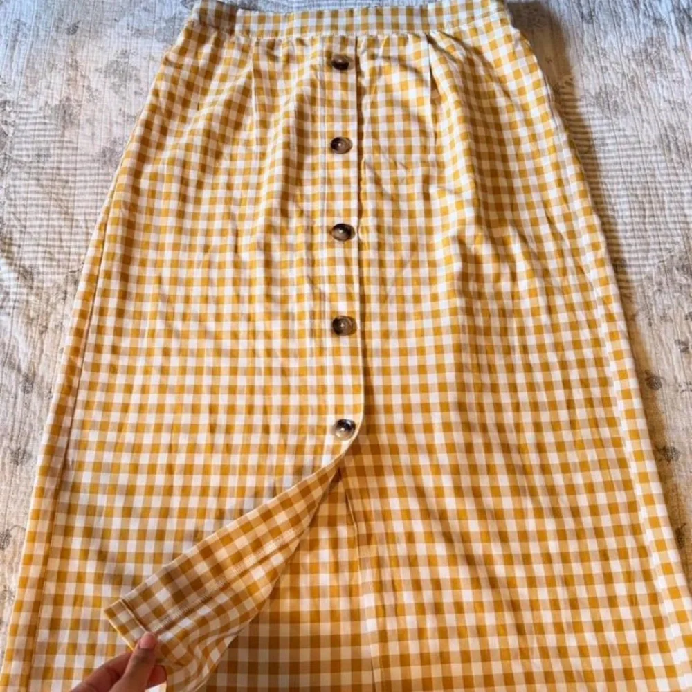 Yellow Gingham skirt - Picture 2 of 3